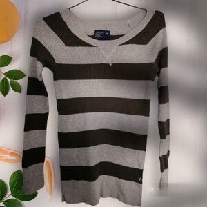 AMERICAN EAGLE women's size M waffle top.